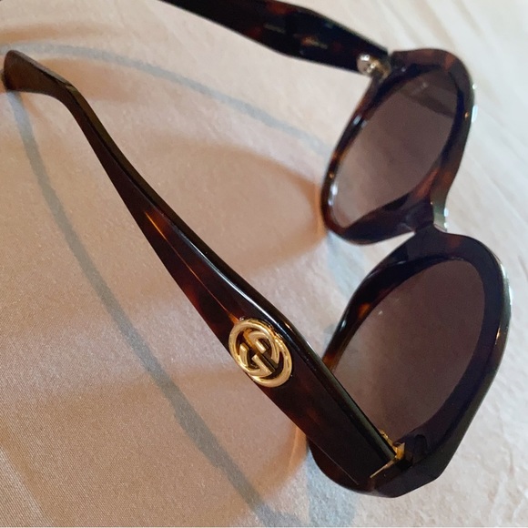 Authentic Gucci sunglasses - Picture 2 of 5